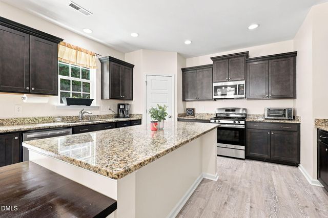 8109 Fieldcrest Lane, Fuquay Varina, NC 27526
