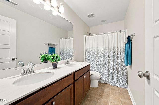 8109 Fieldcrest Lane, Fuquay Varina, NC 27526