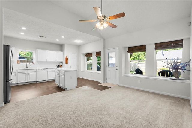 514 Welford Lane, Highlands, TX 77562