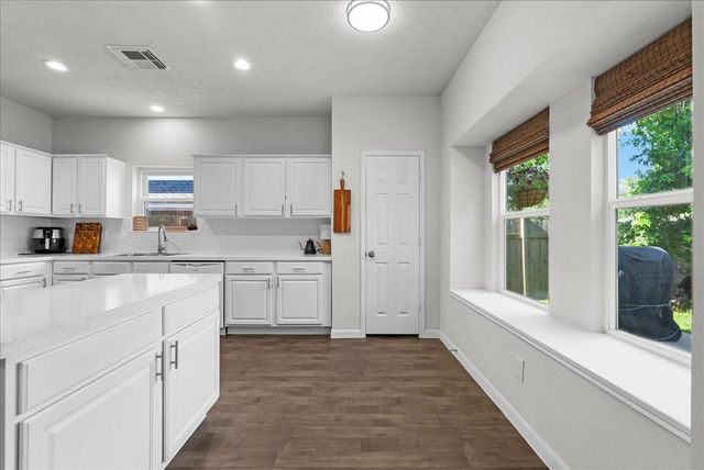 514 Welford Lane, Highlands, TX 77562