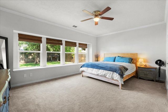 514 Welford Lane, Highlands, TX 77562