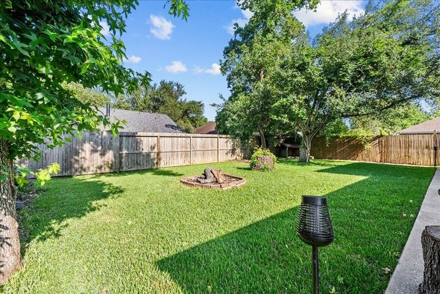 514 Welford Lane, Highlands, TX 77562