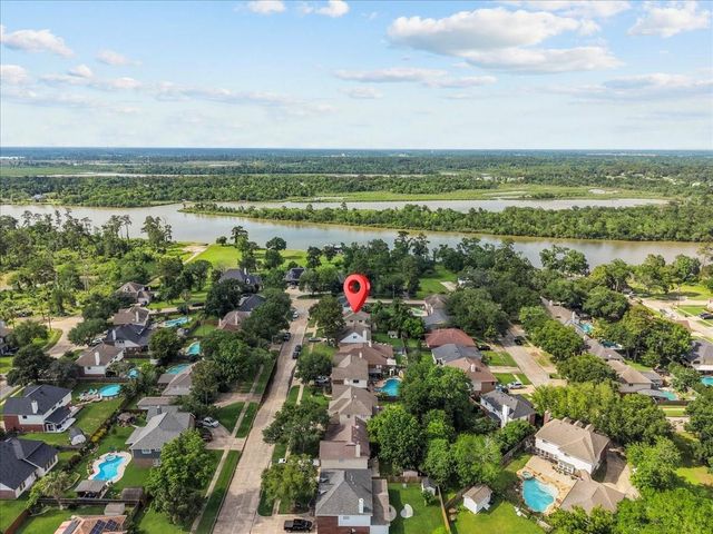 514 Welford Lane, Highlands, TX 77562