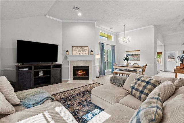 514 Welford Lane, Highlands, TX 77562