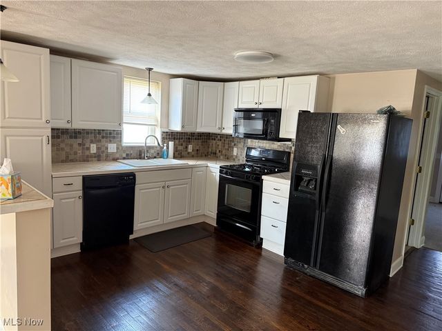 611 19th Street, Vienna, WV 26105