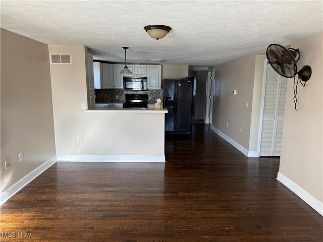 611 19th Street, Vienna, WV 26105