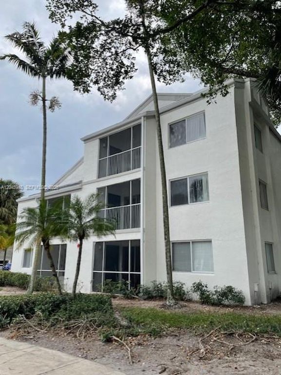 5612 Rock Island Rd 167, Tamarac, FL 33319