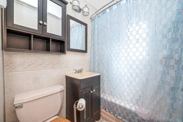 223 N Fulton Avenue, Lindenhurst, NY 11757