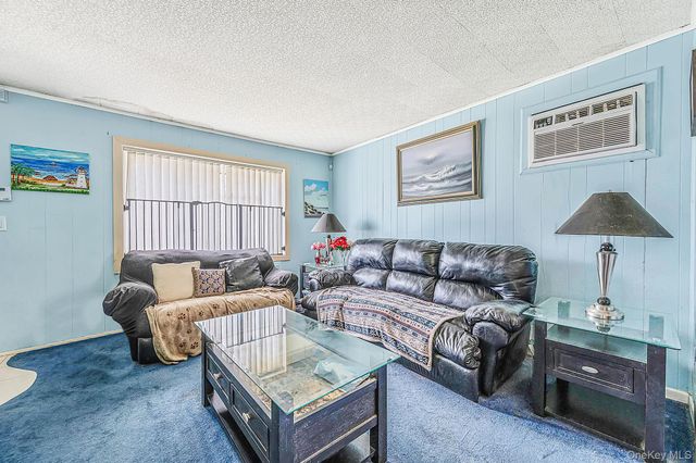 223 N Fulton Avenue, Lindenhurst, NY 11757