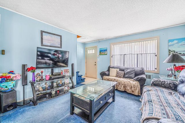 223 N Fulton Avenue, Lindenhurst, NY 11757