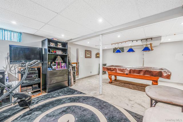223 N Fulton Avenue, Lindenhurst, NY 11757