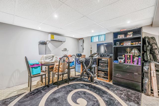 223 N Fulton Avenue, Lindenhurst, NY 11757