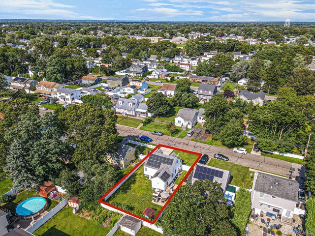 223 N Fulton Avenue, Lindenhurst, NY 11757