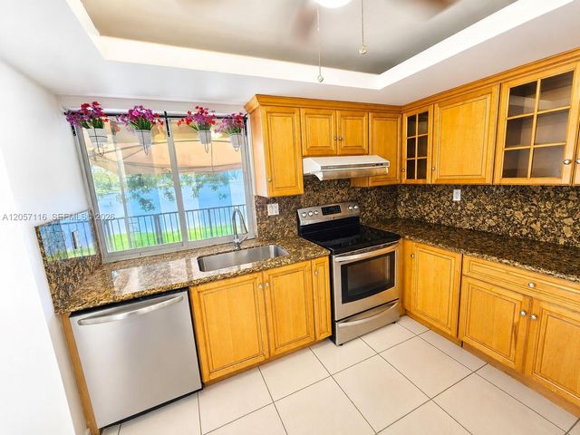 9135 Fontainebleau Boulevard 7, Miami, FL 33172