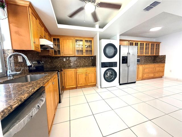 9135 Fontainebleau Boulevard 7, Miami, FL 33172