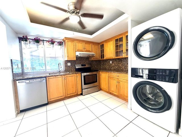 9135 Fontainebleau Boulevard 7, Miami, FL 33172