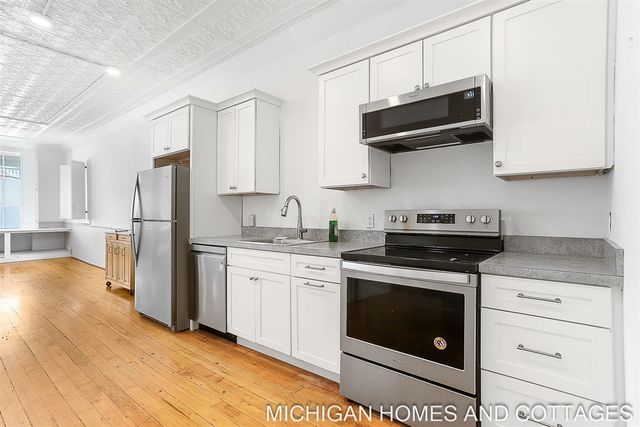 1395 Blue Star Highway, South Haven, MI 49090