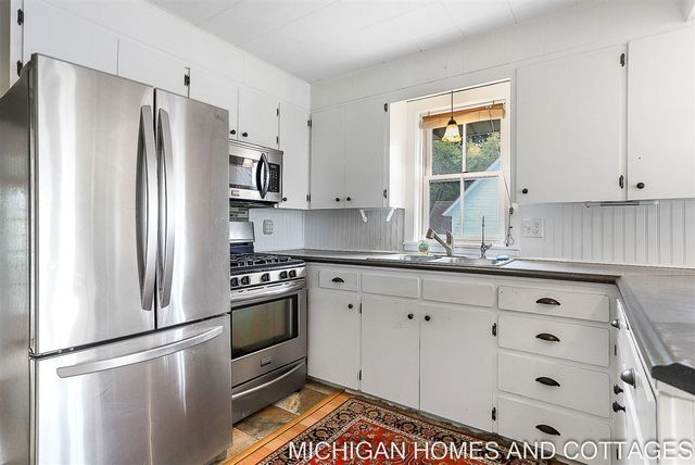 1395 Blue Star Highway, South Haven, MI 49090
