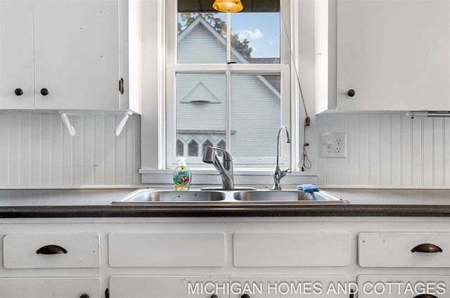 1395 Blue Star Highway, South Haven, MI 49090