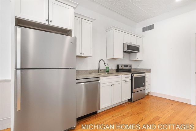 1395 Blue Star Highway, South Haven, MI 49090