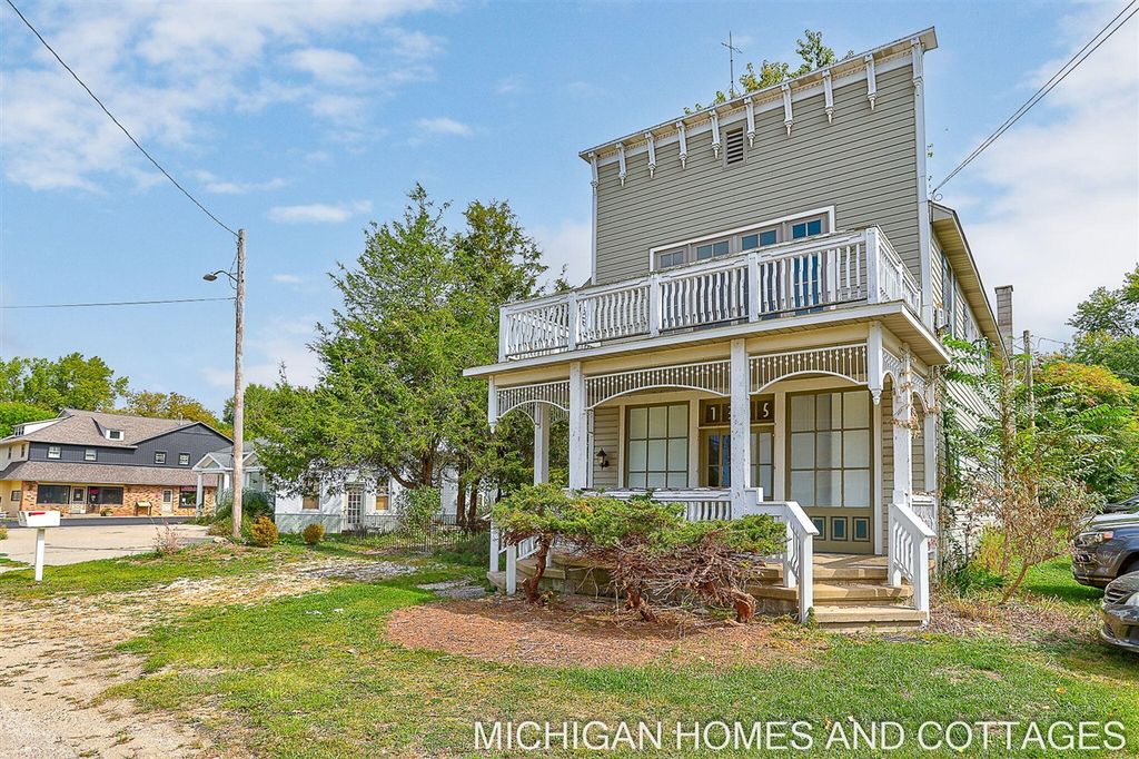 1395 Blue Star Highway, South Haven, MI 49090
