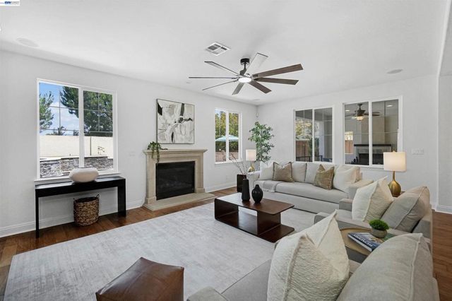 227 Olivia Ct, San Ramon, CA 94582