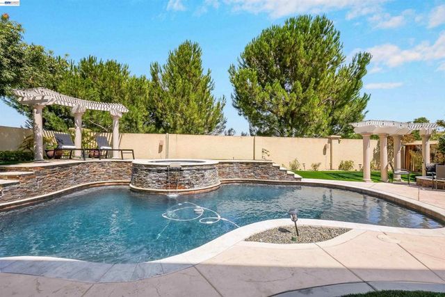 227 Olivia Ct, San Ramon, CA 94582