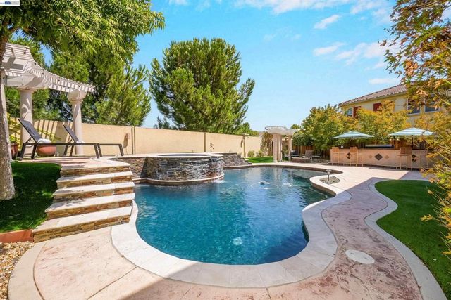 227 Olivia Ct, San Ramon, CA 94582
