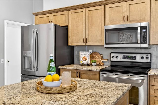 9608 WOODBAY DRIVE, Tampa, FL 33626