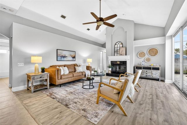 9608 WOODBAY DRIVE, Tampa, FL 33626