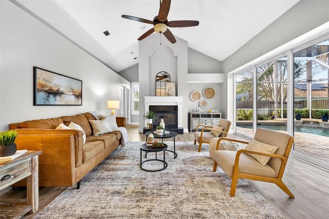 9608 WOODBAY DRIVE, Tampa, FL 33626