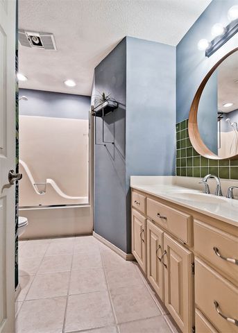1304 NW K Street, Bentonville, AR 72712