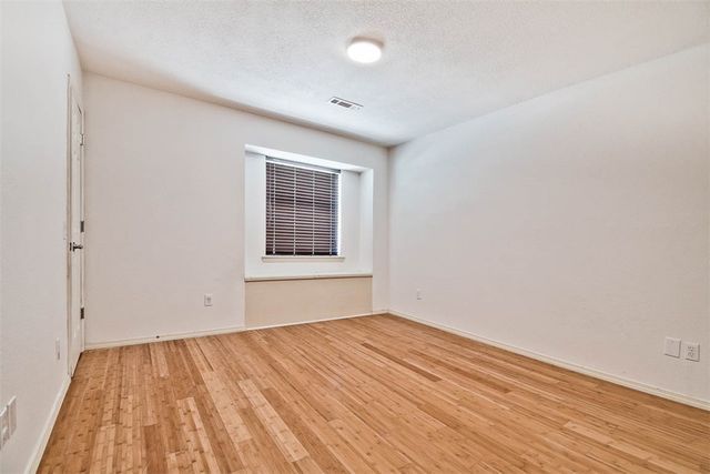 1304 NW K Street, Bentonville, AR 72712