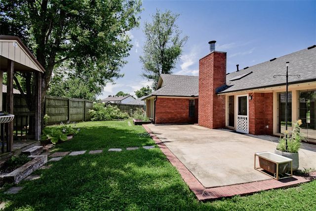 1304 NW K Street, Bentonville, AR 72712