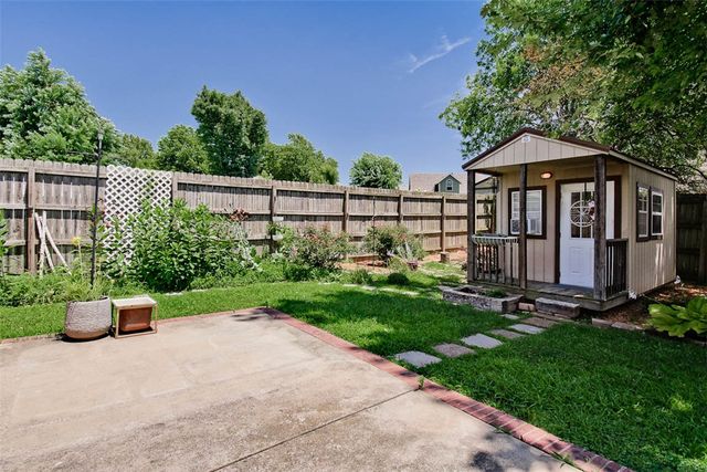 1304 NW K Street, Bentonville, AR 72712