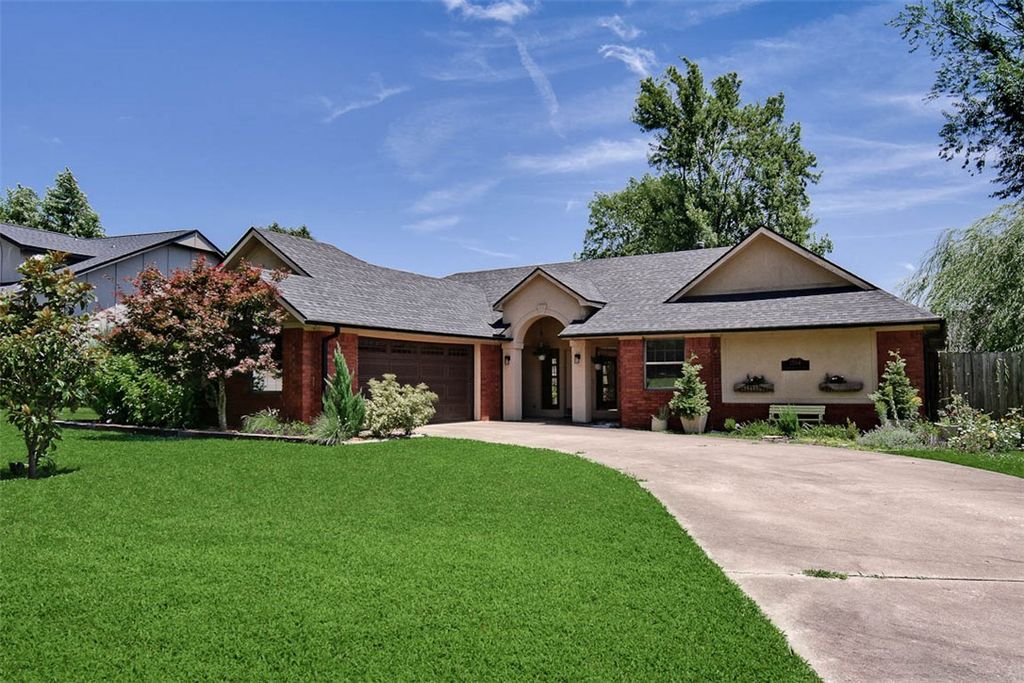 1304 NW K Street, Bentonville, AR 72712
