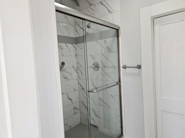 823 S Beacon Street, Dallas, TX 75223