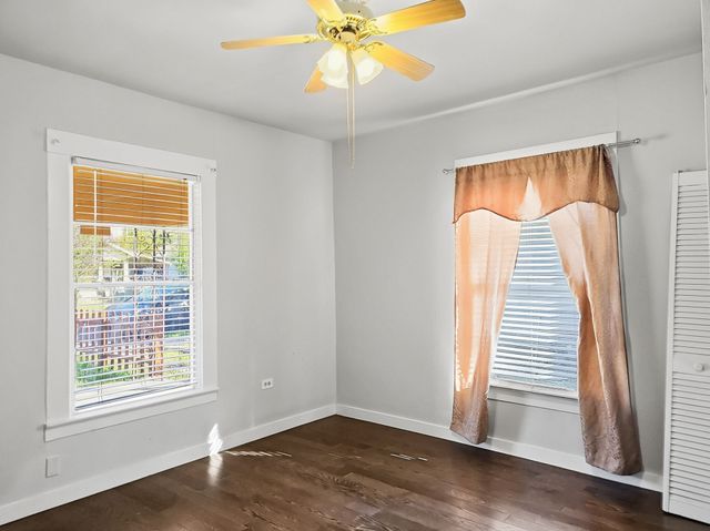 823 S Beacon Street, Dallas, TX 75223