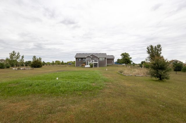 30668 139th Street NW, Princeton, MN 55371