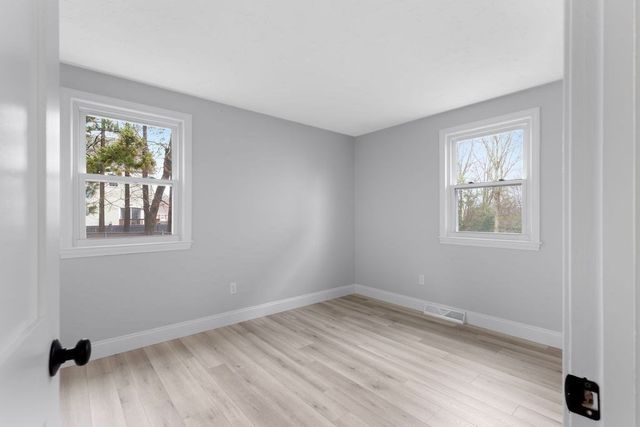 105 Arthur St, Brockton, MA 02302