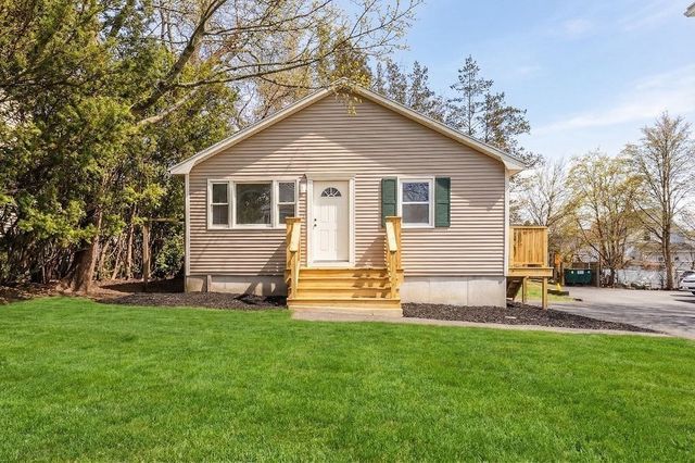 105 Arthur St, Brockton, MA 02302