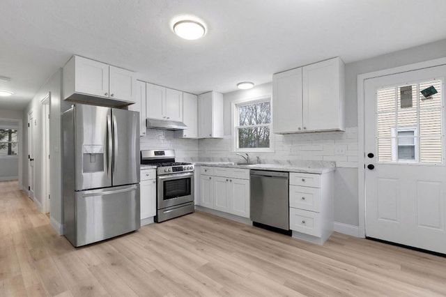 105 Arthur St, Brockton, MA 02302