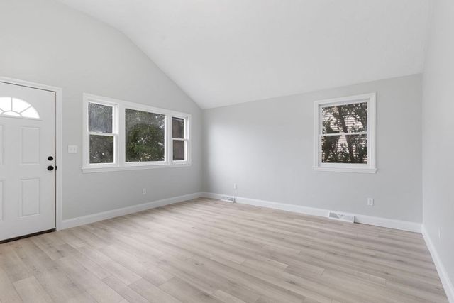 105 Arthur St, Brockton, MA 02302