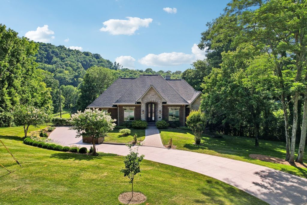 6781 Arno Allisona Road, College Grove, TN 37046