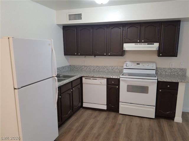 5156 GOLDEN Lane A, Las Vegas, NV 89119