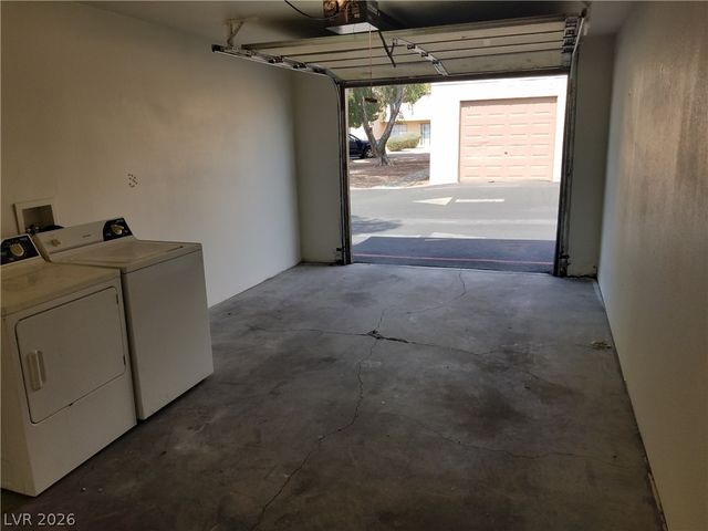 5156 GOLDEN Lane A, Las Vegas, NV 89119