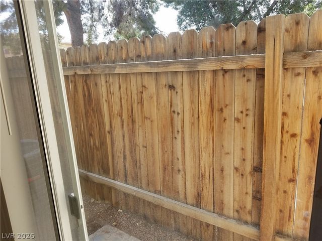 5156 GOLDEN Lane A, Las Vegas, NV 89119