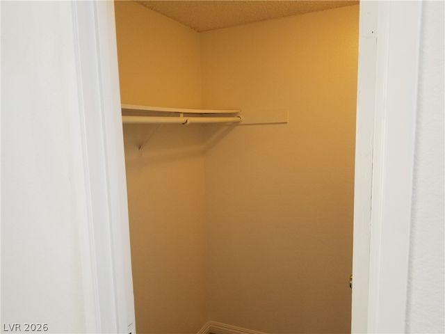 5156 GOLDEN Lane A, Las Vegas, NV 89119
