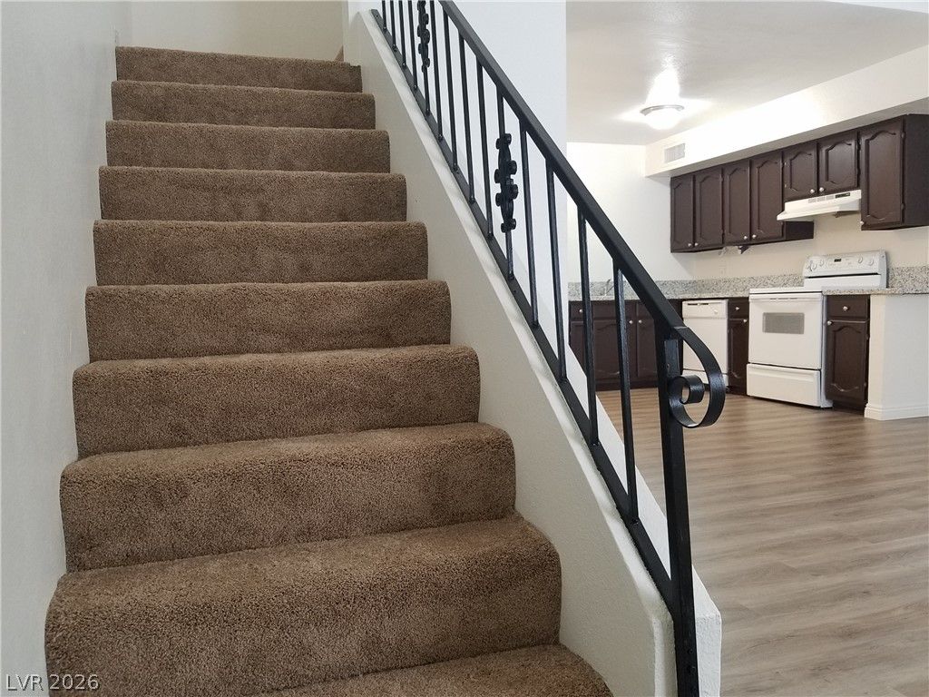 5156 GOLDEN Lane A, Las Vegas, NV 89119