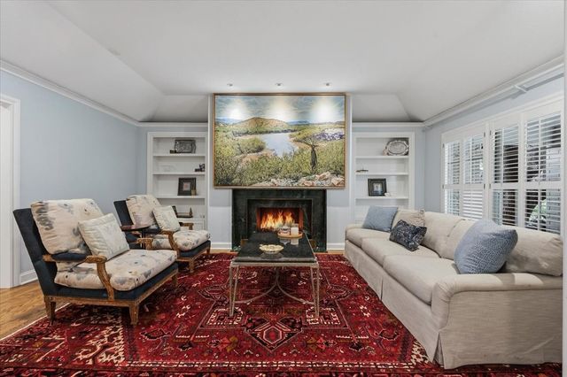 2209 Canterbury Drive, Westover Hills, TX 76107